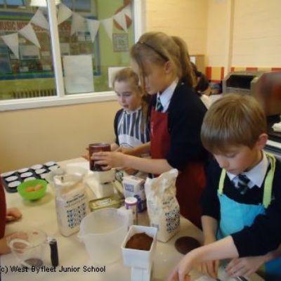 Red Nose cake baking